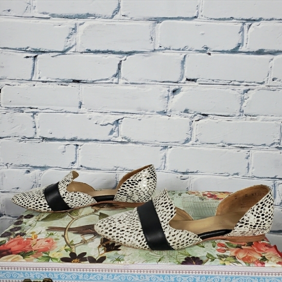 Poppy Barley D'Orsay Flats - Picture 2 of 6